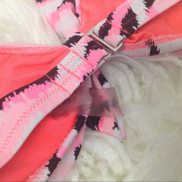 Victoria's Secret Bikini. - Picture 4 of 5